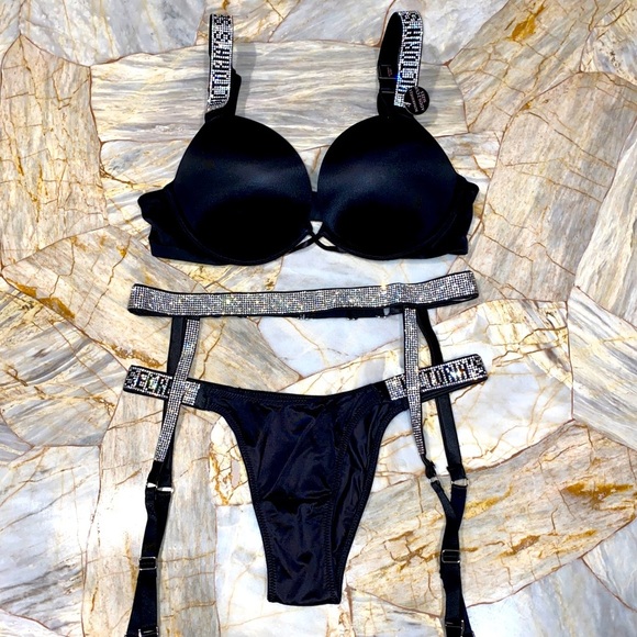 3 Pc Set 32B Bra Bombshell Shine Strap Logo Crystals + XS/S Garter + XS Thong